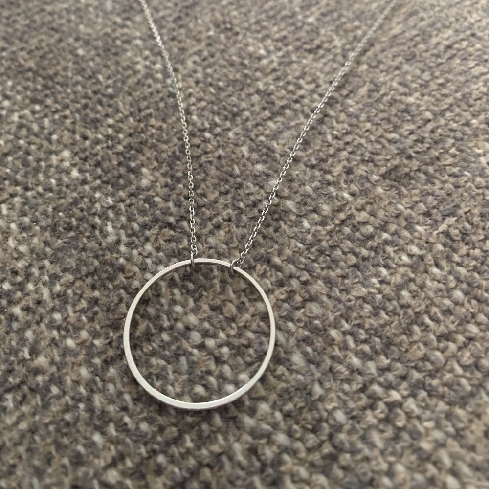 Silver geometric circle necklace